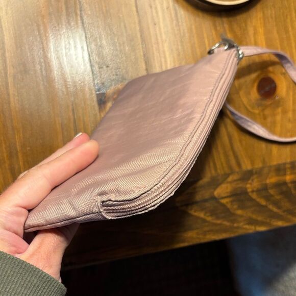 Baggallini Mauve Wristlet - Picture 3 of 8